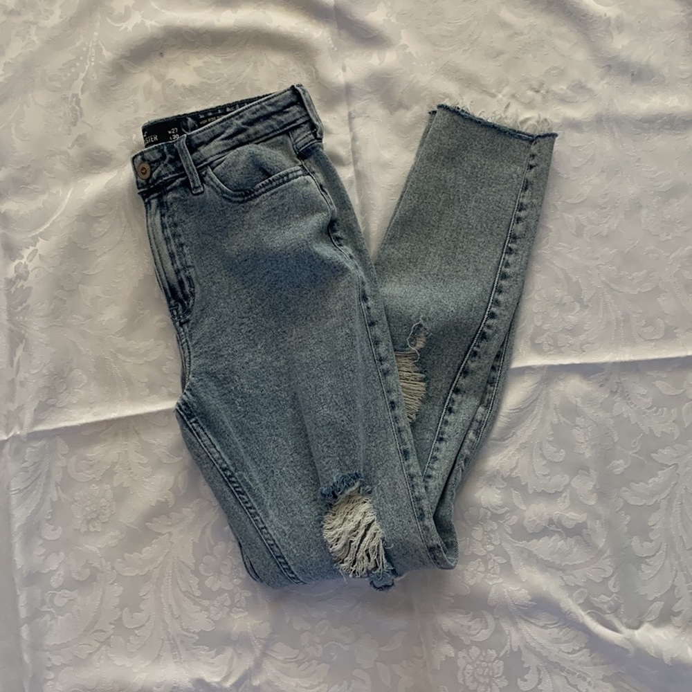 Hollister ripped skinny jeans
